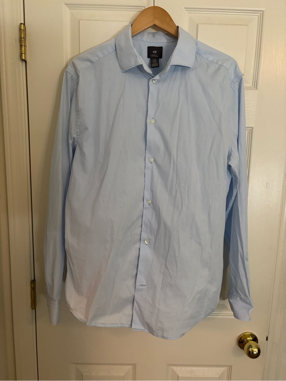 H&M Men’s Pale Blue Long-Sleeve Dress Shirt